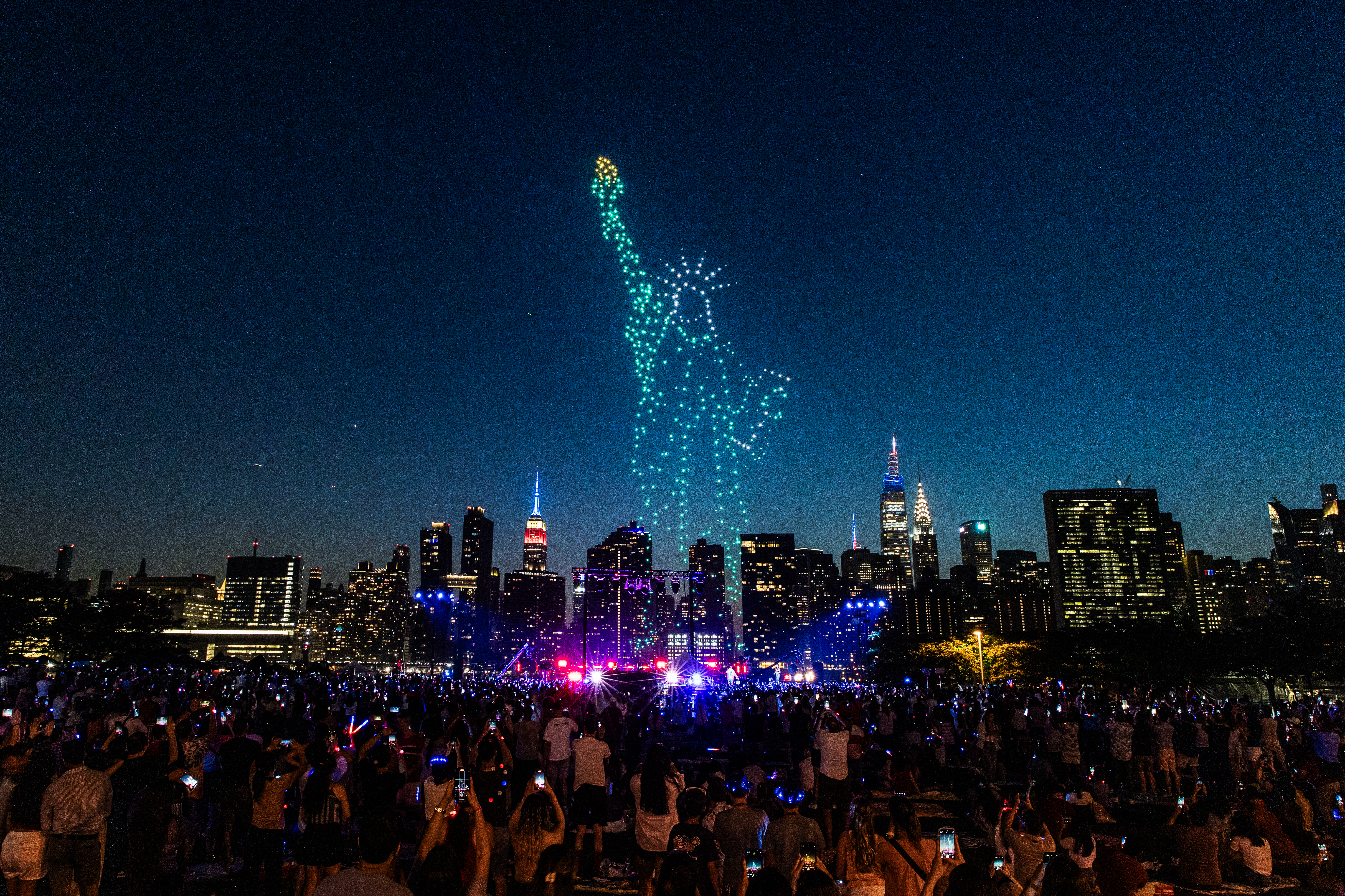 statue of liberty drone show